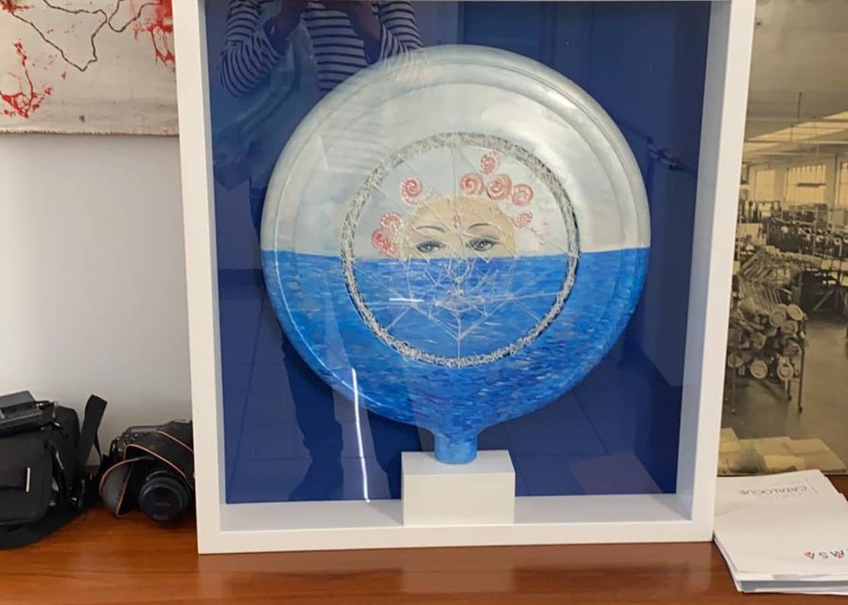 elenacatanese's tweet photo. #rimsa #lamp #lampada #unica #animesommerse #riconoscimentofacciale #3dpen #elenacatanese @_c_a_t_a_n_e_s_e_ @rimsa_illuminazione #painting #facedetection @ilcittadinomb https://t.co/rrlo38kAFG