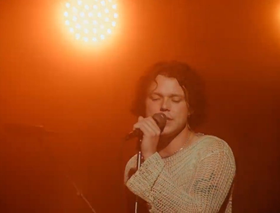 5SOSUpdatingTR's tweet photo. Superbloom Live Konser Filmini kaçırdıysanız buradan izleyebilirsiniz: https://t.co/mS8ZB1lztK https://t.co/ToML1eWtLQ