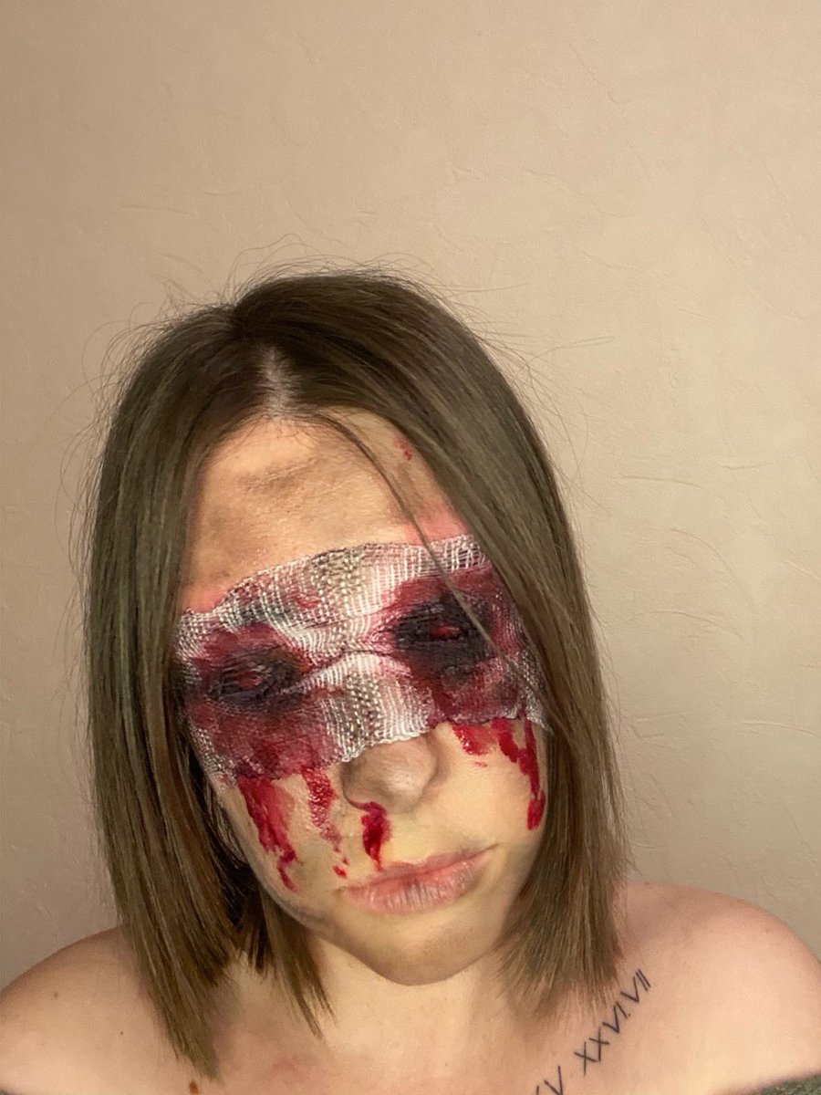 gojominous's tweet image. hi @LiamPayne here is my submission for the Halloween contest 👻 I hope you’ll see and like it, I had a lot of fun pulling out my eyes for this contest 😂 #LPMakeUpComp #LPCostumeComp