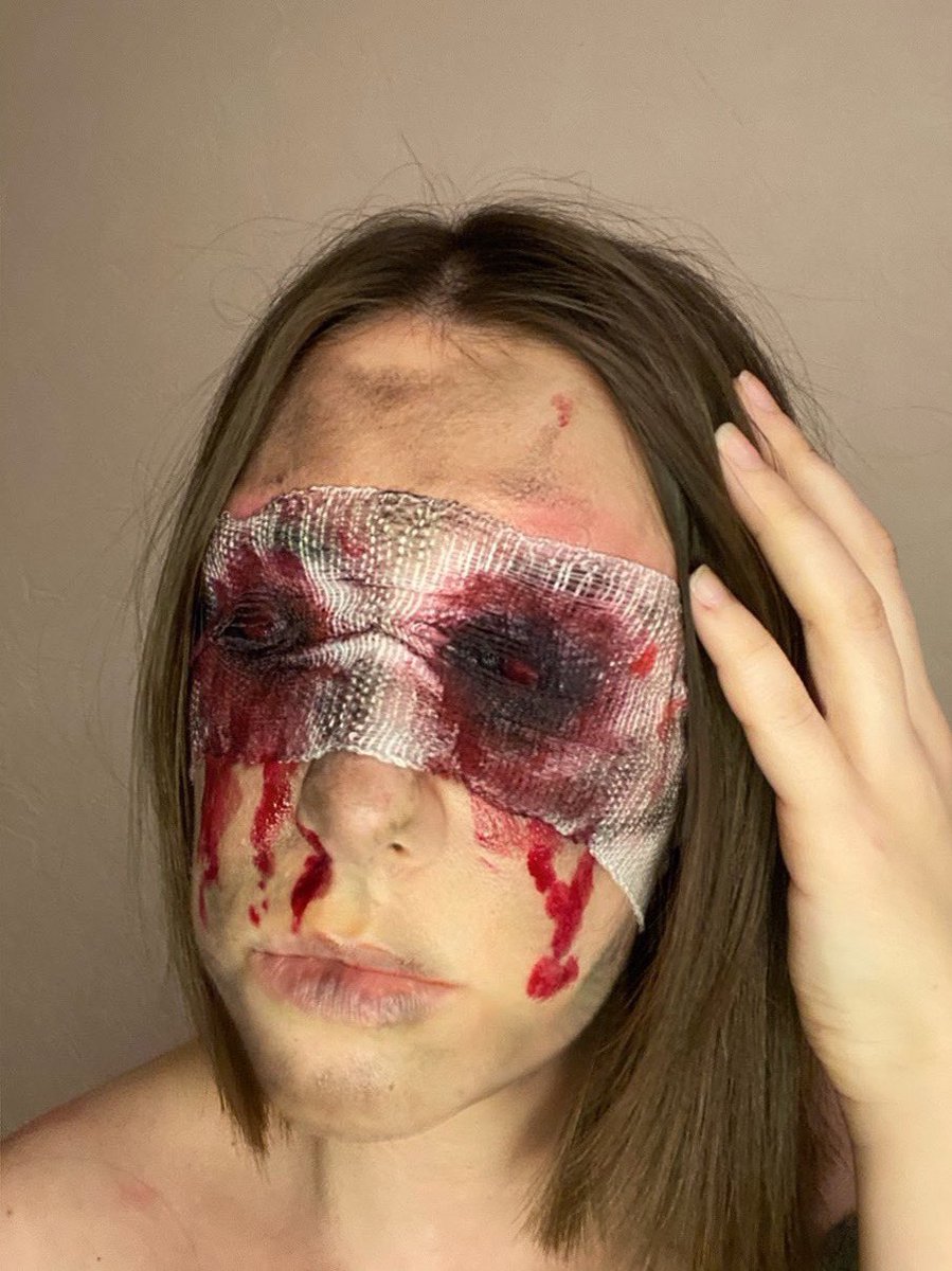 gojominous's tweet image. hi @LiamPayne here is my submission for the Halloween contest 👻 I hope you’ll see and like it, I had a lot of fun pulling out my eyes for this contest 😂 #LPMakeUpComp #LPCostumeComp