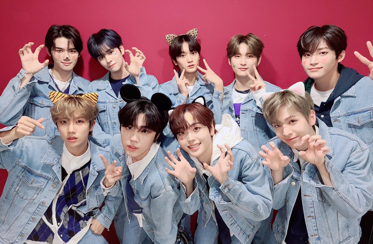 [📸사진] 201031
#음악중심💓

크래비티가 Ohh Ahh‼️
하게 만드는 러비티의 사랑💖

러비티가 최고예요👍
항상 감사합니다😍

#CRAVITY #크래비티
#HIDEOUT
#THE_NEW_DAY_WE_STEP_INTO
#OhhAhh