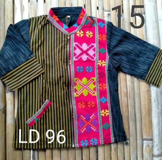 rade_efp's tweet photo. #Bajutenun juga ada, gaes: #blustenun atau #jakettenun berbahan #tenunbuna kombinasi #lurik seharga 325k-400k (inner trikot). Semua #tenun pilihan dari teman di #soe #ntt Supaya ongkir ekonomis, kirim dari #Klaten Pesan via https://t.co/ojZa2VOf1u
#handmade #handwoven #tenunntt https://t.co/o9HdkWlYq1