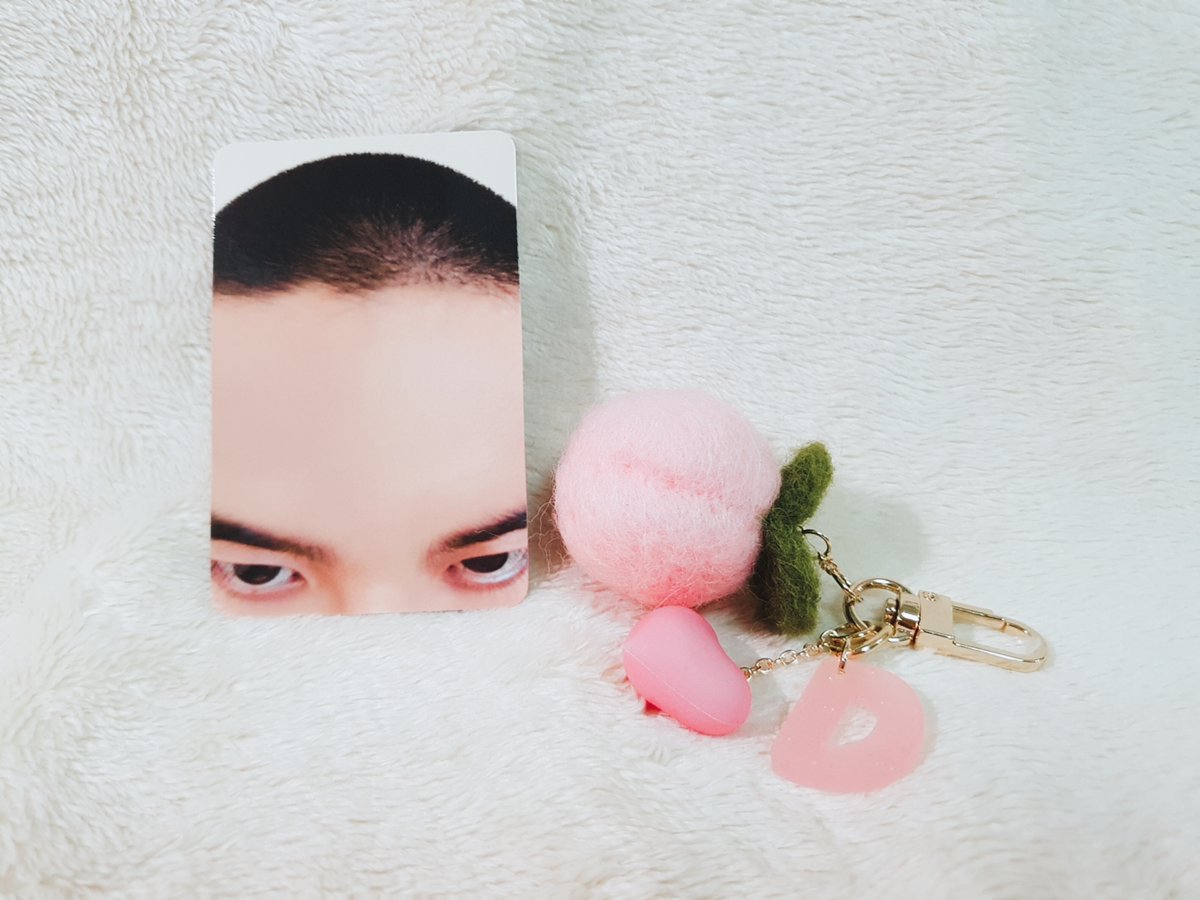 handmadeMYO's tweet photo. 🌸RT)한 분 추첨 아래 키링 보내드려요🌸

🍑디오 왕복숭아 키링 리오더🍑

겨울 시즌 맞이 재료가 다시 입고됩니다. 주문은 오늘부터, 배송은 약 2주간의 제작 기간을 거쳐 입금순 발송 예정입니다. 현재 입금 폼 내에 있는 모든 키링 주문 가능합니다.

폼:https://t.co/q452W7rnh5 https://t.co/Hb9gaqhehP