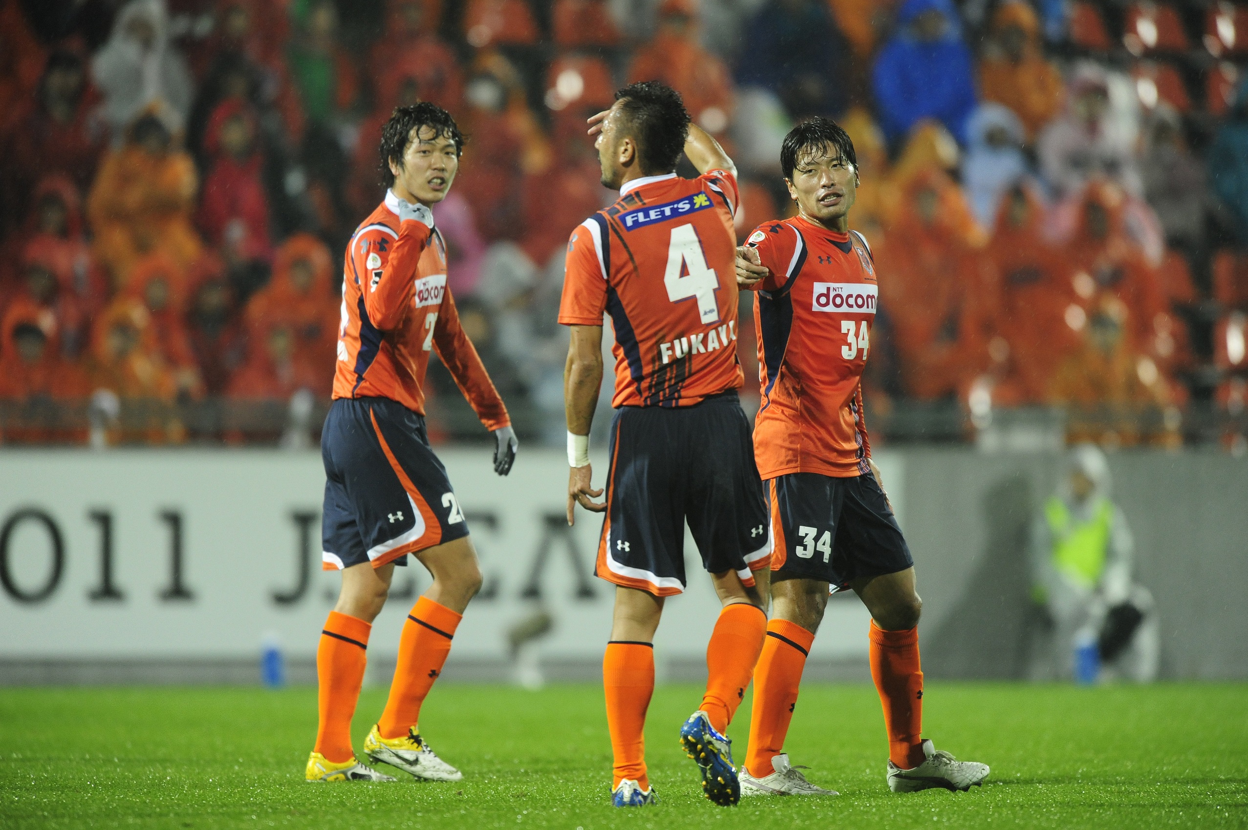 大宮アルディージャ 公式 今日は何の日 11年11月19日j1第32節 Nackでの鹿島戦 雨の中での一戦は67分に 李天秀 のヘディングシュートで先制 90分に同点ゴールを決められ 1 1のドローで終了 Ardija 大宮アルディージャ Jリーグ Onthisday