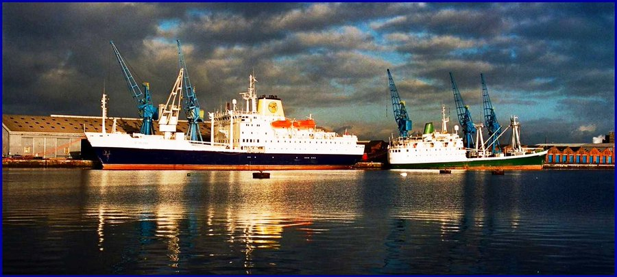 LowrieJohn's tweet image. #RMSStHelena Greatly missed too. A pity it couldn't be given a new lease of life as done by new owners. Its farewell in 2018 here: youtu.be/zC9aSrCbFD4 @pblake80