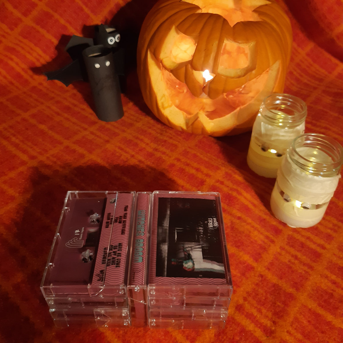 flueretapes's tweet photo. Out not and flying high from a cauldron of face melting something stinking in the garage
Witches Broom (fluere tapes 17) !

https://t.co/55RA3sP4OJ

Savage Sam - freak guitar &amp; ufo farfisa attack 
Michelle Anderson Patnode - grissle tubs 
Matt Lajoie - witches broom boom stick https://t.co/FJGRxaGbuw
