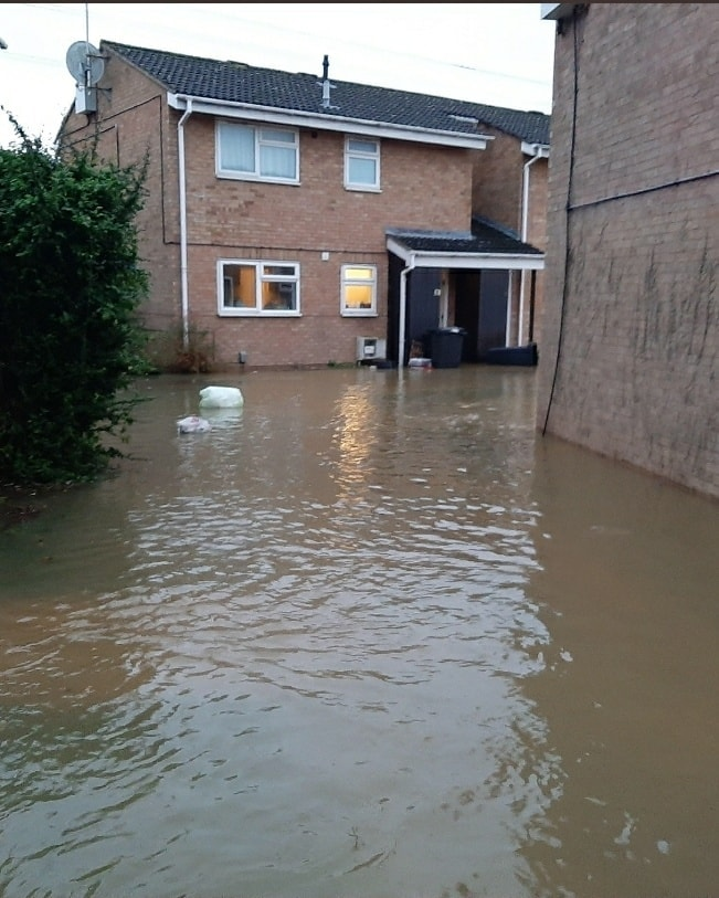 ShoutOutSwindon's tweet photo. Pictures from @DWFireRescue https://t.co/jDAUVR0vVz