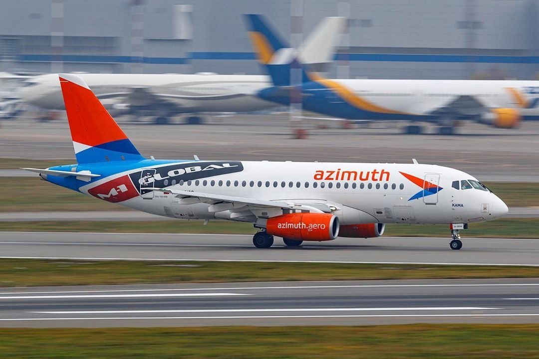 ssj100_ru's tweet photo. #Repost @zefi_rich
• • • • • •
Именной суперджет авиакомпании Азимут «Кама» в коллаборационной ливрее М1 Global. Аэропорт Внуково 🛬
_
_
_
#ssj100 #superjet #azimuthairlines #m1global https://t.co/JW5P0rkowH