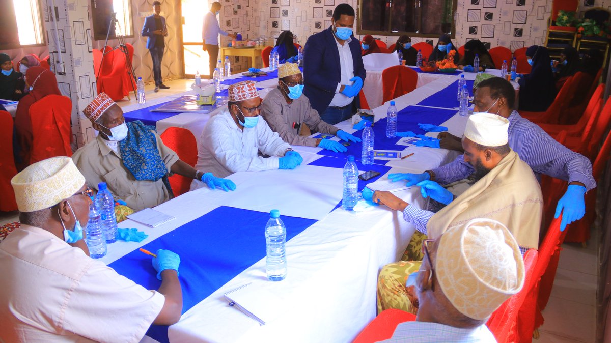 yeso_org's tweet photo. On Oct 20th, 2020, YESO in collaboration with #UNDP has conducted “Meeting with Galkacyo peace committee to discuss with the role of community-policing forums on peace building and contributing improving a security and stability” in Galkacyo at Al-jazeera Hotel.
@UNDPSomalia https://t.co/mh4lG9VoFz