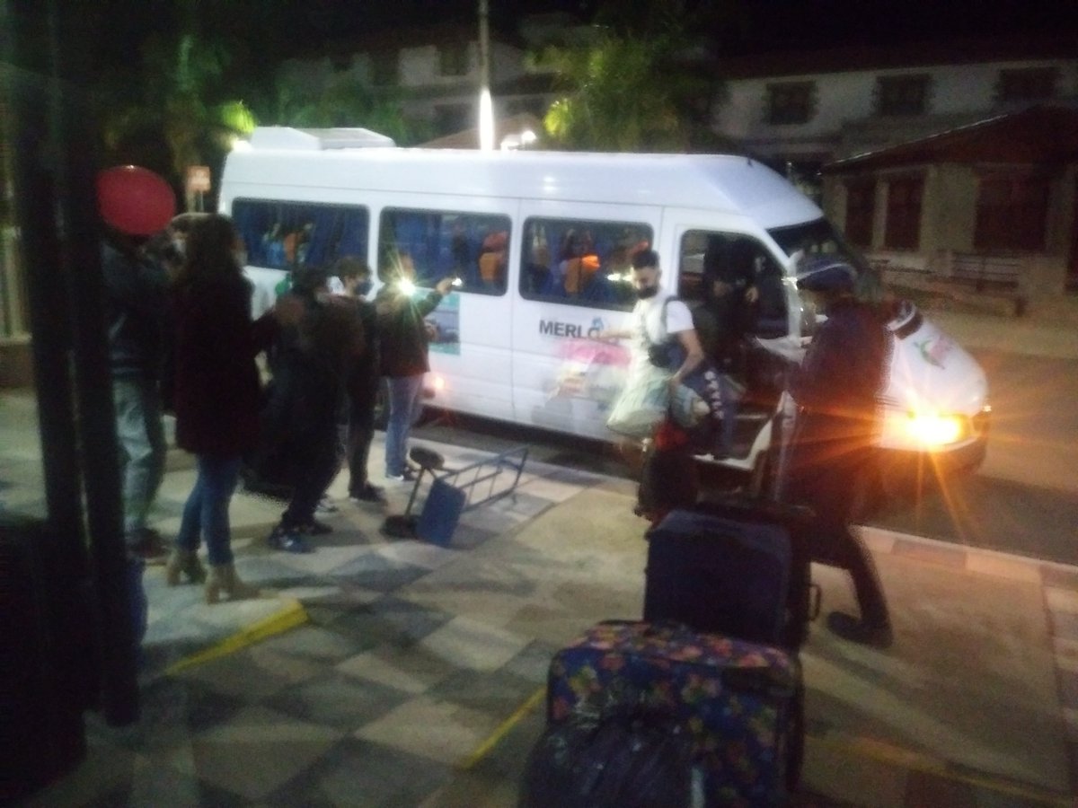 SantiagoTrobo's tweet image. #SentiteParte ayer llego el nuevo bus con estudiantes varafo en Cordoba. Mucha emocion y alegria