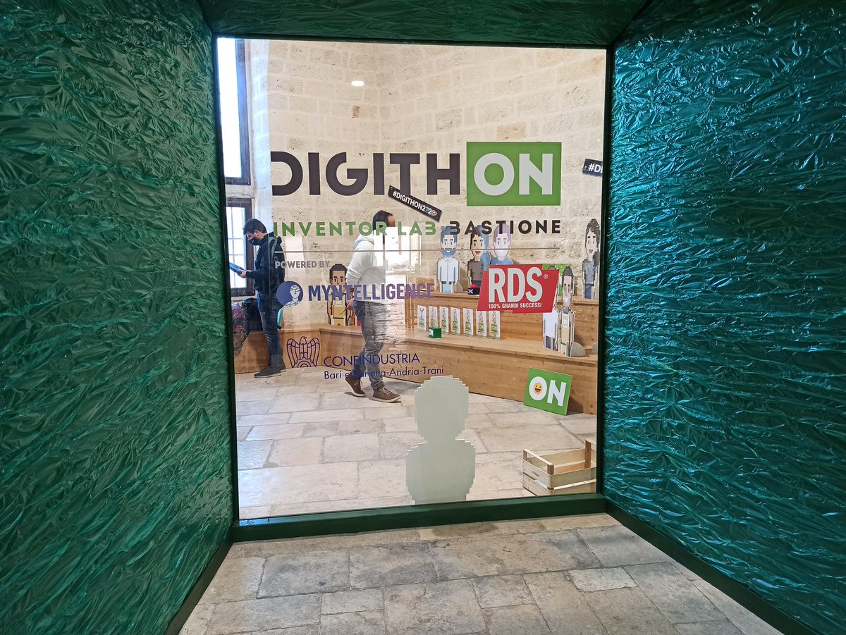 digith_on's tweet photo. 🚀🎥💡 Nell'Inventor Lab di Digithon fervono i preparativi per la premiazione.
A breve in streaming su https://t.co/jI3NEmMECE
#DigithON2020 #dONtStopMeNow https://t.co/ebFXN8ECMU
