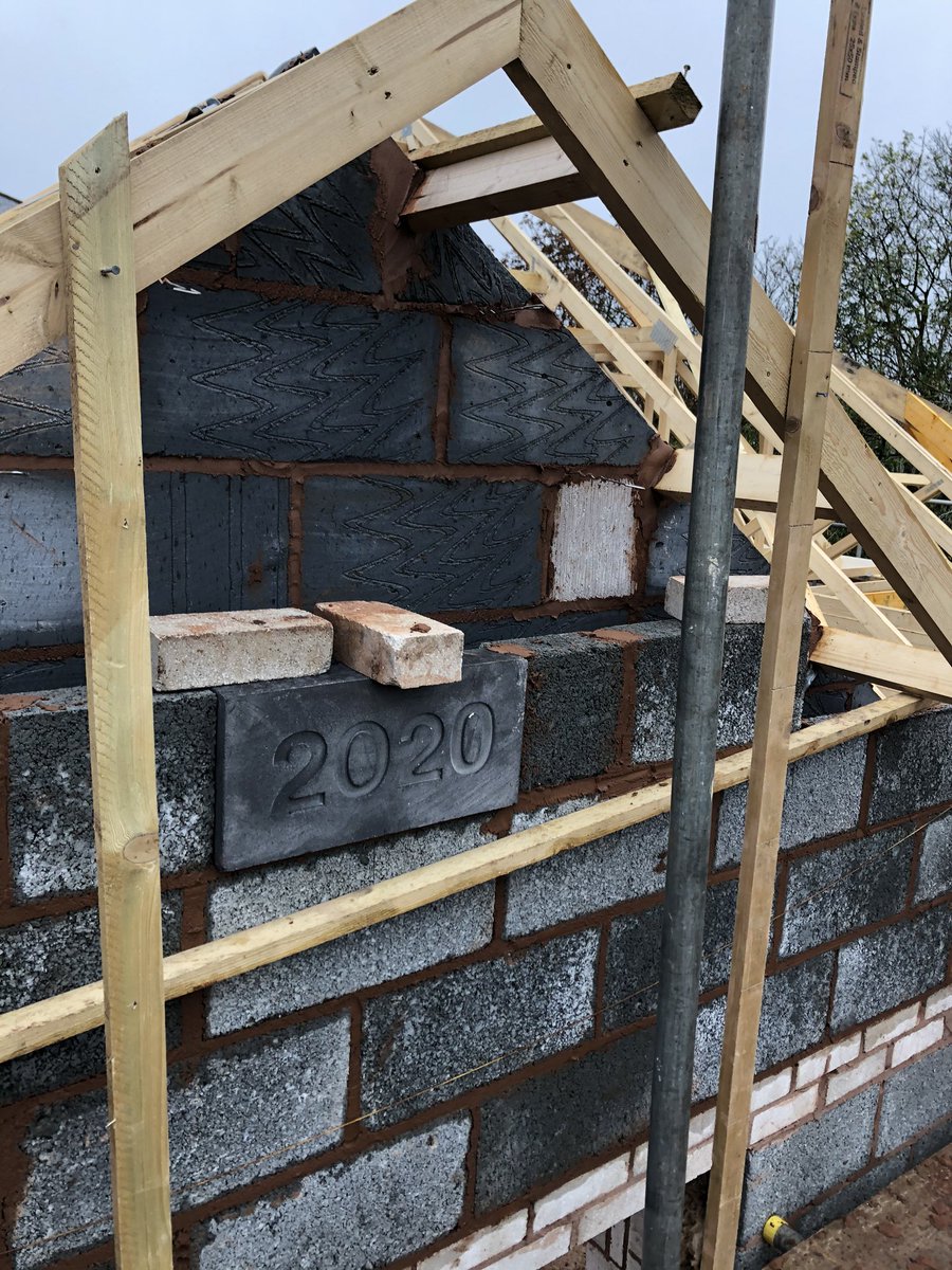 quantockpropltd's tweet image. Roof on !!