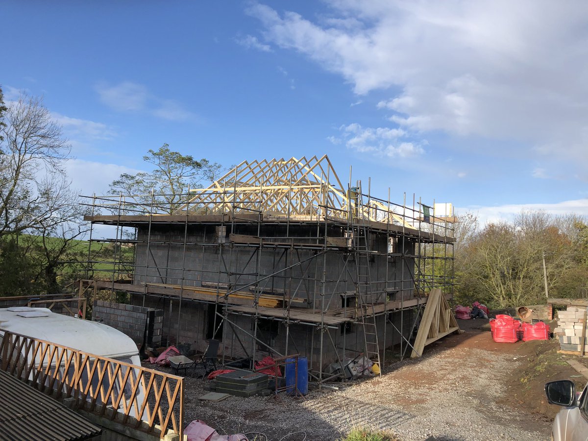 quantockpropltd's tweet image. Roof on !!