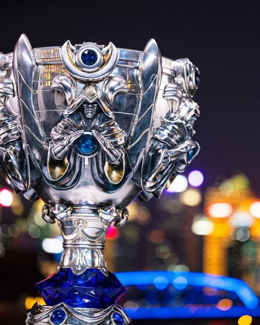 ArrowTlk's tweet photo. 🔥 1 HOUR REMAINING 🔥

Suning vs Damwon Gaming! 

🔥 Who will rise and be our new World champion🔥

#leagueoglegends #world #champion #gaming #riotgames #live #winner #streaming #trophy #excited https://t.co/QJ2Rdcu2G2