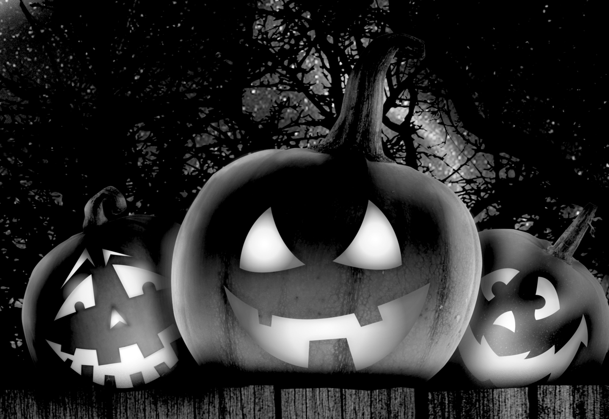 Tagiffany's tweet photo. Ghostly Greetings Its that SPOOKY time of the year 
                                     HALLOWEEN 
                          Have a fang-tastic night https://t.co/wF2fvKuLMv