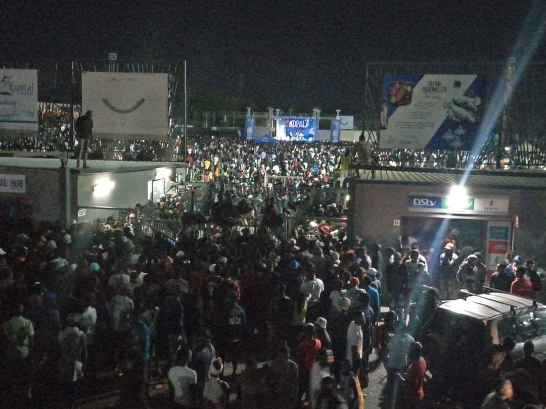 RobertoZambia's tweet photo. I Always say WE CAN DO IT. And the pictures speak for themselves 👏

Thank you for turning up last night &amp; supporting the movement. Huge congrats @ChandaNaKay the artists that were part of the show, artists that went to show support, the organisers, sponsors.
#kopalaexperience https://t.co/EGzkNFpi4e