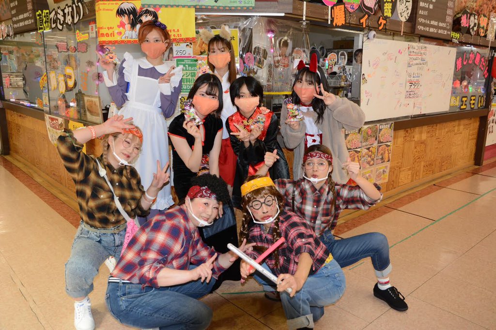 ami_gas_fukui's tweet photo. アルプラザ・アミのフードコートにある『うまいもくもく』@mokumoku_ami 

毎年ハロウィンの時期はものすごいアイディアで楽しませてくれてます。
多分日本一なんじゃないかと思います。
この店があるショッピングセンターだからアミーガスも作れたんだと思います。

本当にビックリスペクト！ https://t.co/f4H1PnkY6Z