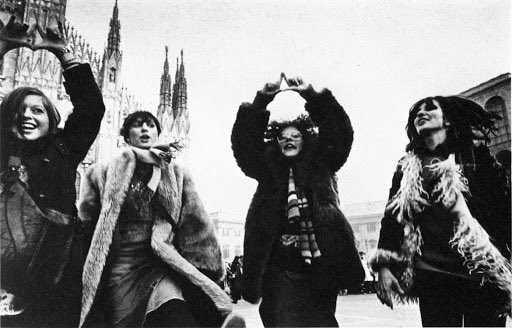 marigoldfrvn's tweet photo. strega ieri, oggi e domani.
spero di poter diventare una strega modello✨
happy #Halloween guys https://t.co/zrKTzxFeUt