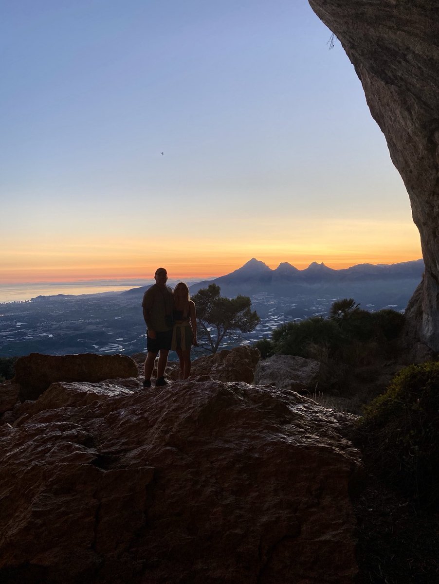 SamThomasx's tweet photo. ⛰ 🌅🧡 https://t.co/zCk2Q5eL4g