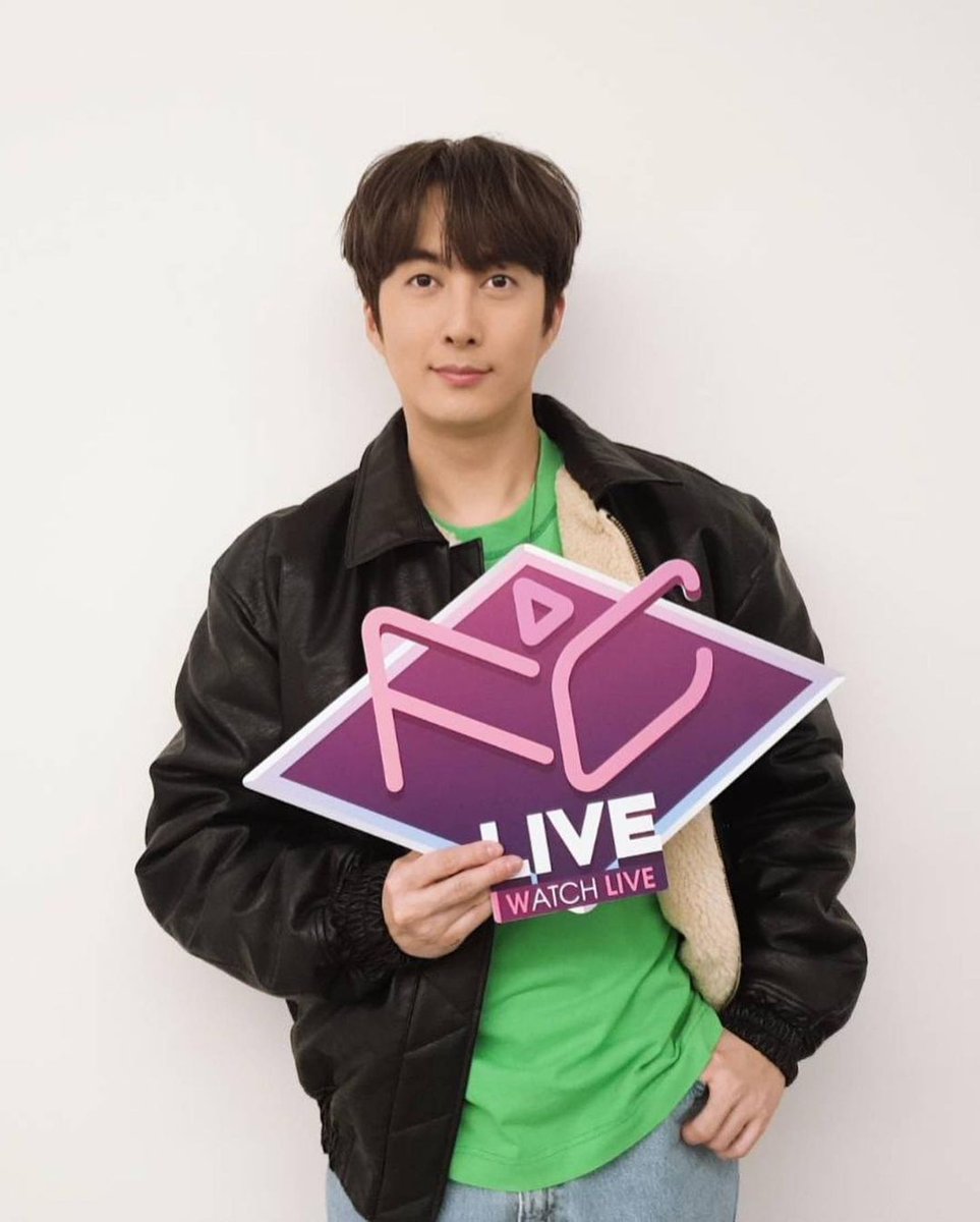 keshagrace501's tweet photo. FC LIVE Update with KIMHYUNGJUN #HALLOWEENRADIO 10.31.2020 https://t.co/vjmu5PRkXK