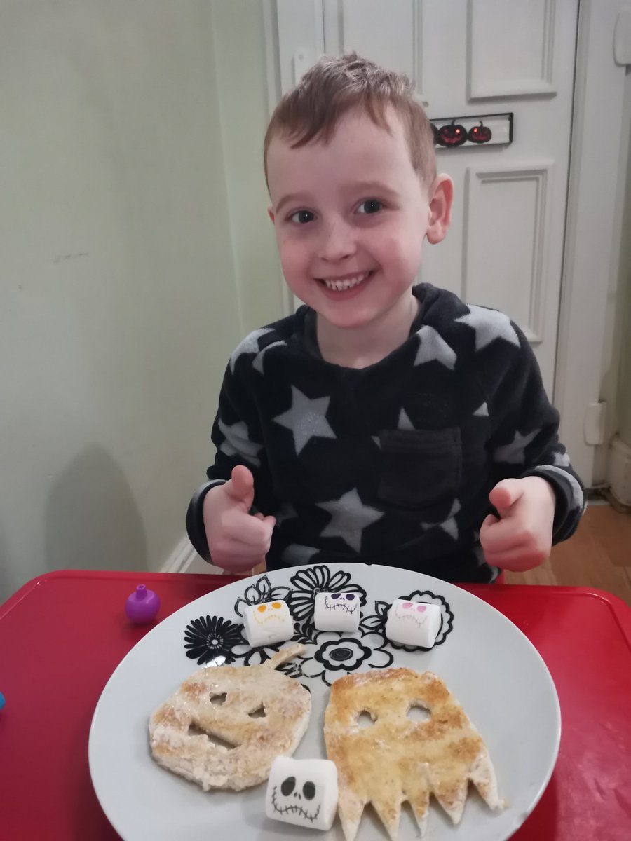 SuzyBailey3's tweet photo. @ChristChurch_CE

My Halloween breakfast! 🎃👻

Luca Catalano ~ Year 1 https://t.co/cJy33wL6lG