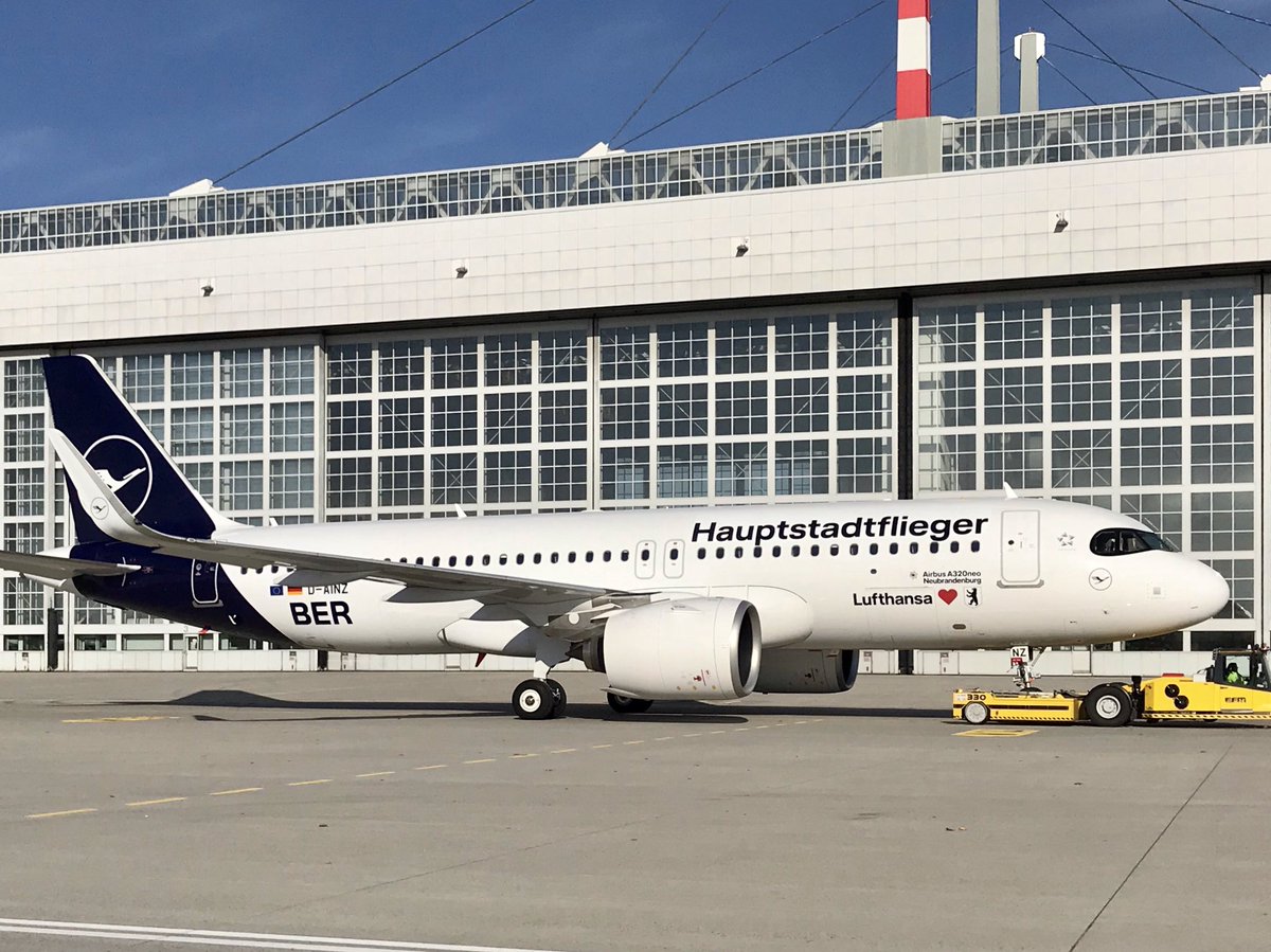 Lufthansa News Livery Reveal There She Is In All Her Beauty Our A3neo Looking Sharp With Its Special Livery To Mark The Occasion Of Today S Opening Of Berlinairport The
