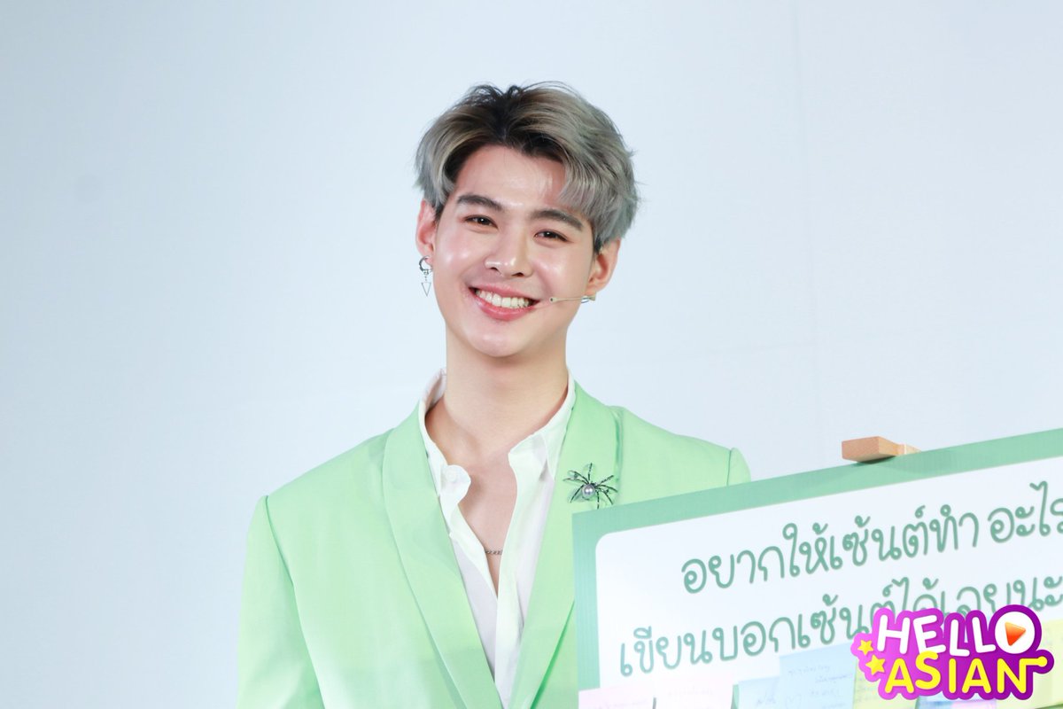 Hello_asian's tweet photo. จ้างร้อย เล่นล้าน เพราะทำได้ทุกอย่างจริงๆ😉 แต่น้องแค่ยืนเฉยๆ ทำท่าคิ้วท์ๆ Nakiz Lively Nose ก็แทบจะขายหมดทุกร้านแล้ว
#saint_sup
#MingEr
#LivelynosewithSAINT
#SaintxLivelynose https://t.co/wqYIRmG4bO