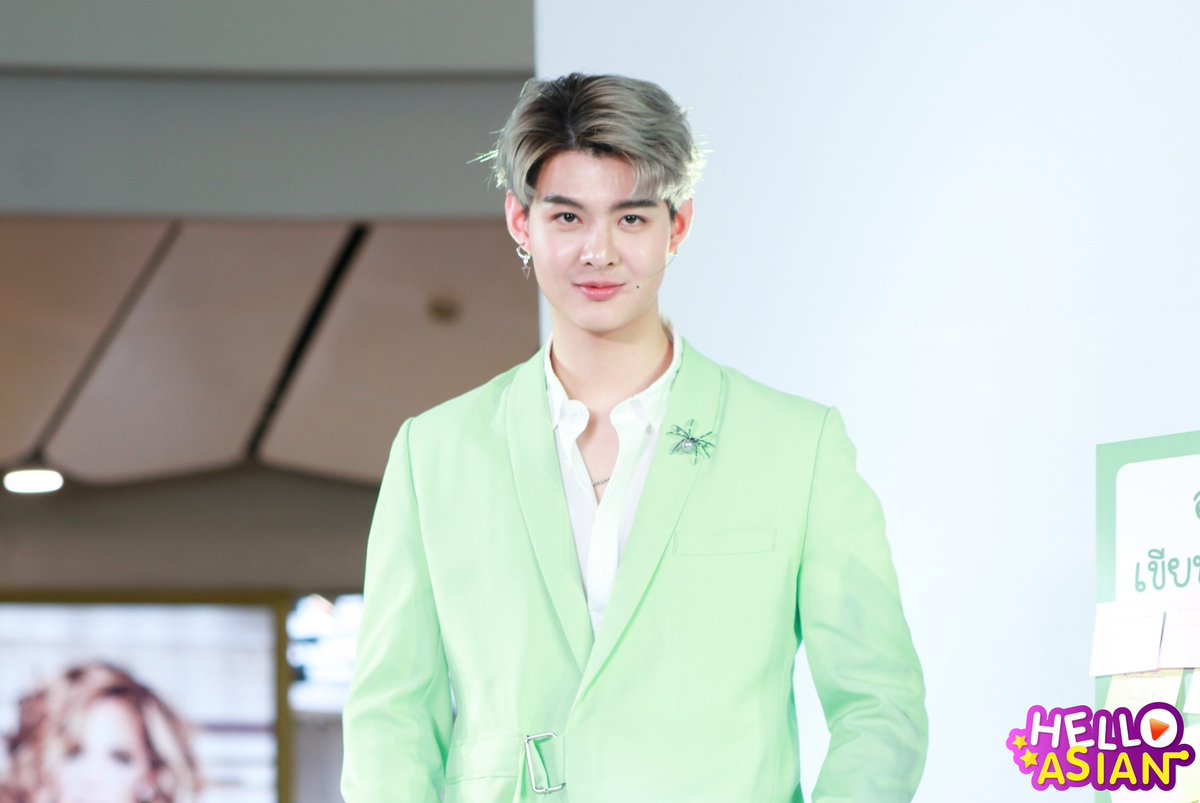Hello_asian's tweet photo. จ้างร้อย เล่นล้าน เพราะทำได้ทุกอย่างจริงๆ😉 แต่น้องแค่ยืนเฉยๆ ทำท่าคิ้วท์ๆ Nakiz Lively Nose ก็แทบจะขายหมดทุกร้านแล้ว
#saint_sup
#MingEr
#LivelynosewithSAINT
#SaintxLivelynose https://t.co/wqYIRmG4bO
