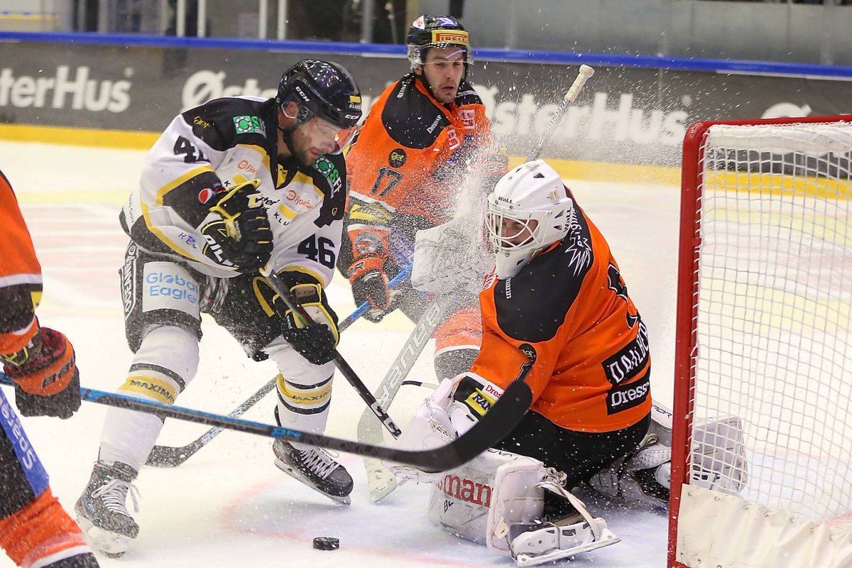 Les deg opp til kampen mot Frisk Asker i mediaguiden fra <a href="/trygve73/">Trygve Svendsen</a> Nedslepp 16.00. oilers.no/wp-content/upl… #sammenervisterke #2hockey #oilerstilfolket