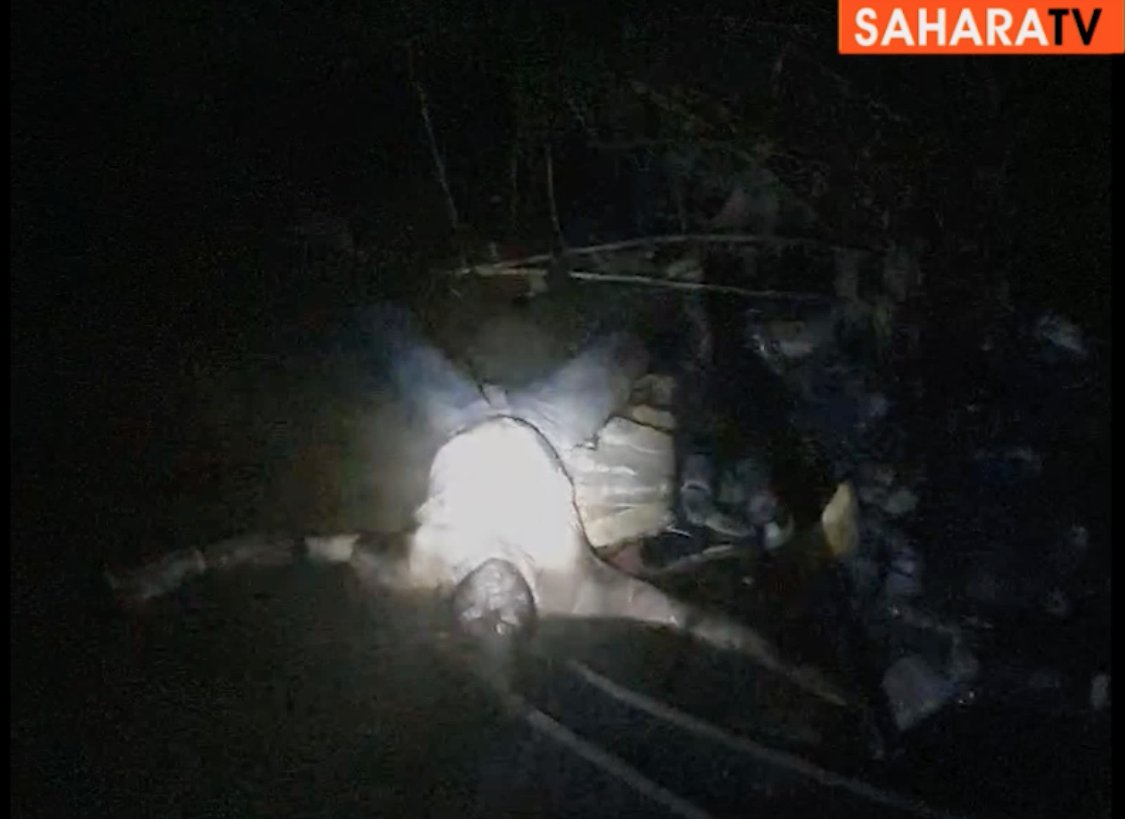 SaharaReporters's tweet image. Body Of Suspected #LekkiMassacre Victim Found Washed Ashore In Lekki Close To Scene Of Attack Carried Out By @HQNigerianArmy On Peaceful Protesters On October 20, 2020 | Sahara Reporters bit.ly/3mIMoIl
#EndSARS #LekkiTollGateShooting