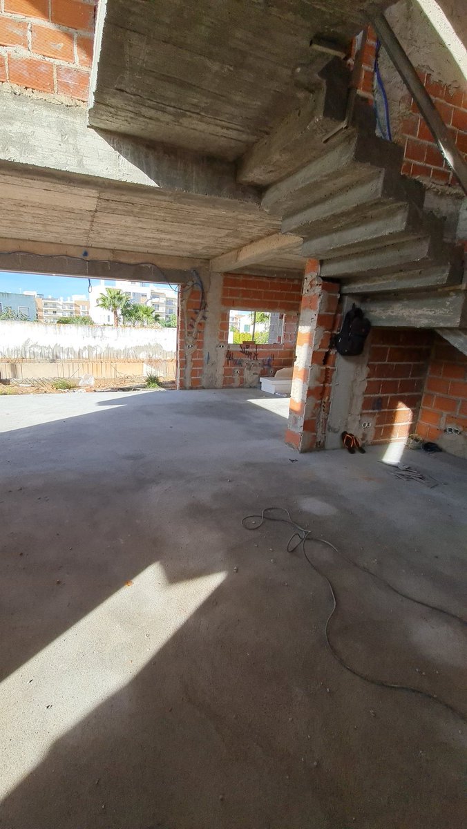 GoldenTGroup20's tweet photo. Brand new construction! 3 bedrooms villa Duplex, with pool, garden with landscaping and private parking at a few minutes from Marina and the ferry boat to the islands! Schedule your visit now a meet our new project! #olhao #riaformosa #islands #tosale #imob #property #portugal https://t.co/UZkXtcFdPX