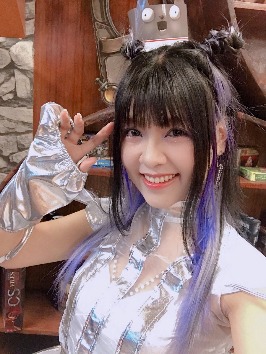 BeeBe_LVL's tweet photo. 🛸👽🎃Happy Halloween🎃👽🛸
เอเลี่ยนบีบี๋ขอขอบคุณ ผู้ใหญ่ใจดีจาก #Fadalgia ที่เชิญให้ไปเล่นสนุกกันนะคะ
ขอบคุณทุกๆคนที่มางานมาดูไลฟ์และมาเล่นเกมส์กันนะคะ เจอกันอีกทีงานวันที่8Novค่ะ 😘
#Halloween ￼#ハロウィン ￼ 
#ฟาดัลเกีย #BeebeOtatatatatatata
#Otatatatatatata #オタタタタタタタ https://t.co/vUhzFbsGSA