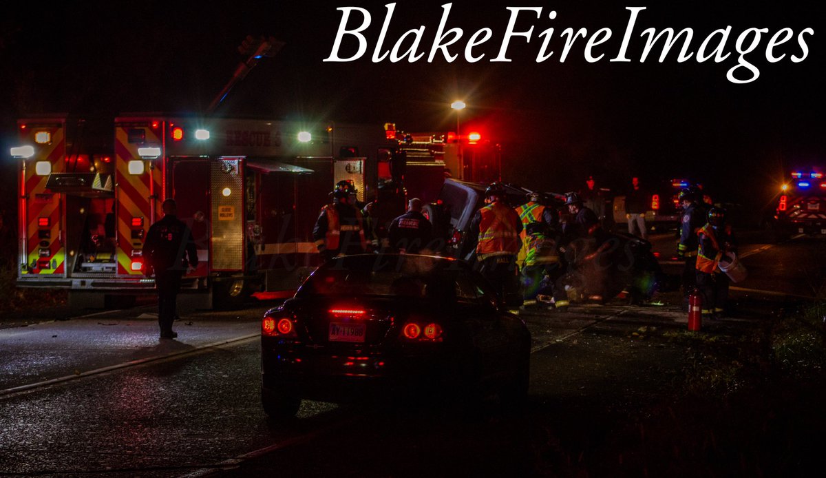 BlakeFireImages's tweet image. Photos from last night’s MVA with Extrication on Greens Farms Rd in Westport @westportfirect @WestportEMS @ctfirephoto    ctfirephoto.org/Ryan-Blake1/MV…
