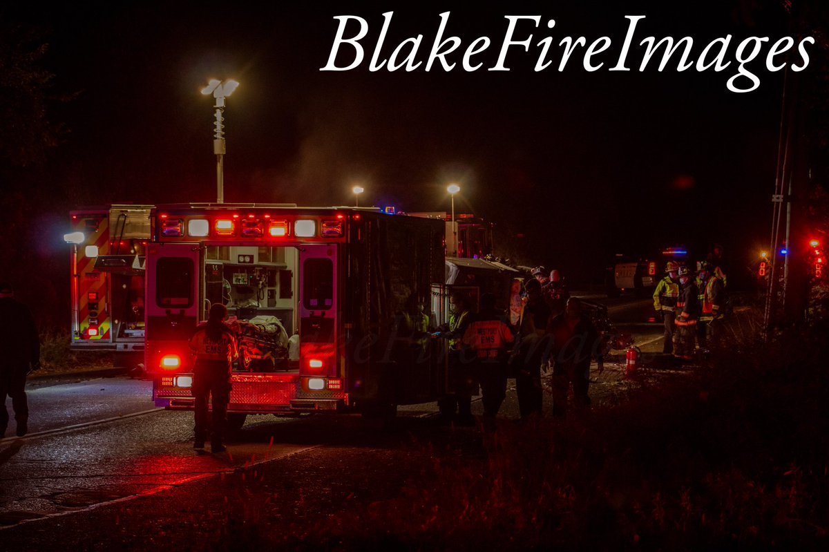 BlakeFireImages's tweet image. Photos from last night’s MVA with Extrication on Greens Farms Rd in Westport @westportfirect @WestportEMS @ctfirephoto    ctfirephoto.org/Ryan-Blake1/MV…