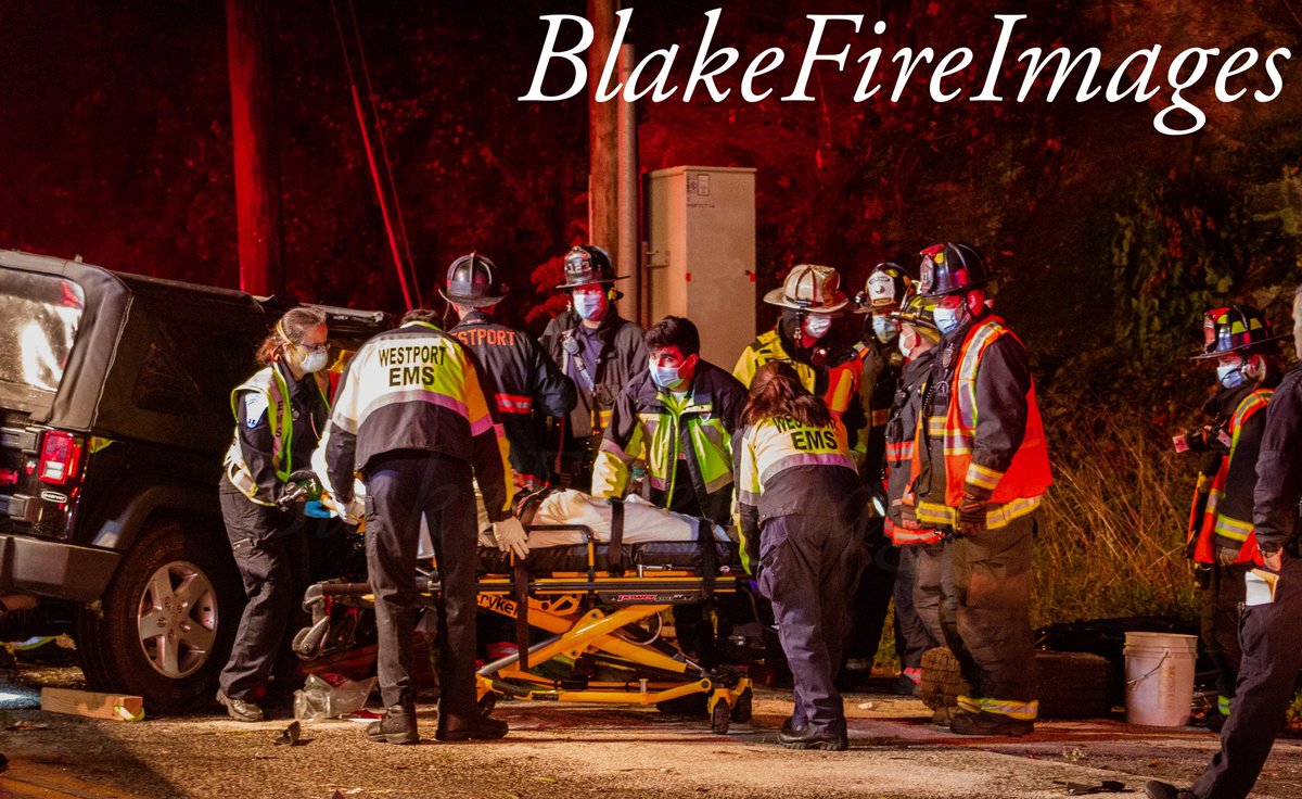 BlakeFireImages's tweet image. Photos from last night’s MVA with Extrication on Greens Farms Rd in Westport @westportfirect @WestportEMS @ctfirephoto    ctfirephoto.org/Ryan-Blake1/MV…