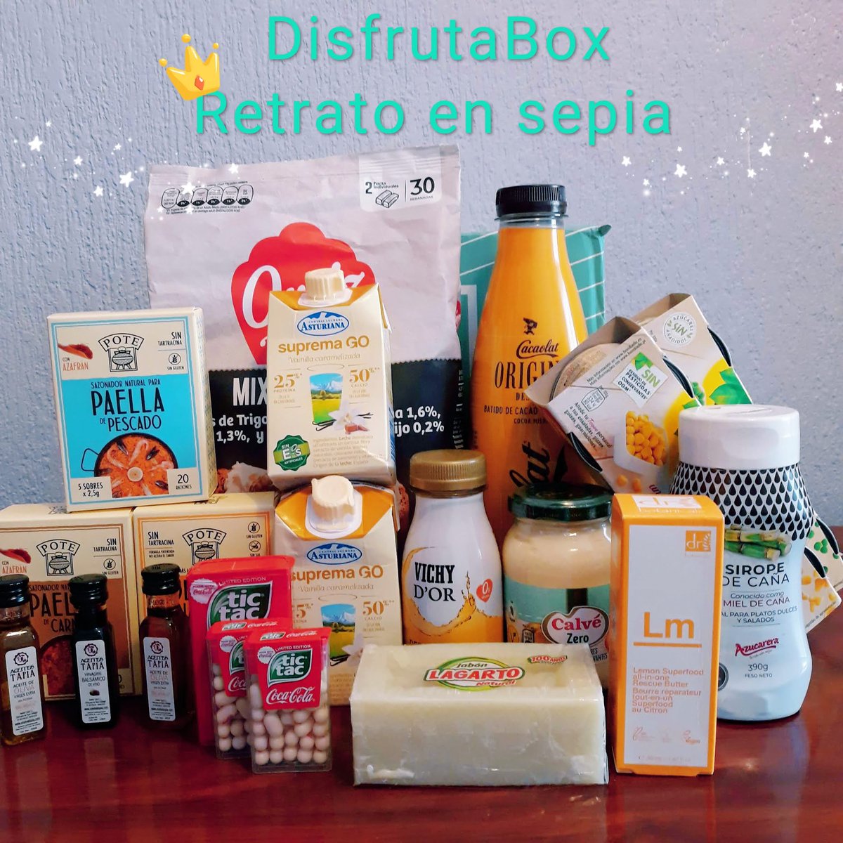 Así de completa viene la edición "Retrato de Sepia" de mi cajita de suscripción mensual favorita, <a href="/DisfrutaBox/">DisfrutaBox</a> 💞🥰 Os hablo de cada uno de los productos en mi Blog: womanblog.es/2020/10/disfru… ❤¡Espero vuestros comentarios! ❤ #DisfrutaBox #Alimentación #Halloween