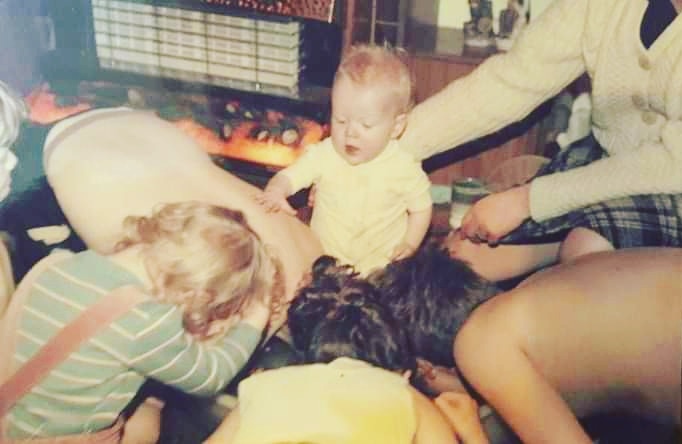 Char_wilso's tweet photo. Ducking for apples π back in the day. π None of this drop a fork nonsense, right in there. π¦ And yes, we called it #ducking not #dooking! π¦ π€π
#1980sHalloween
#HappyHalloween https://t.co/vtt2WTCG9k