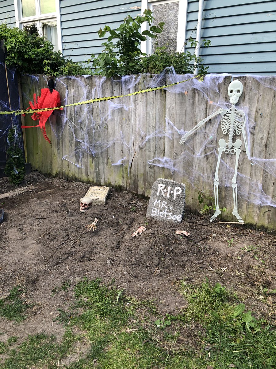 ParentsonaPlane's tweet photo. Happy Halloween from New Zealand! 
#Halloween2020 #Halloween  #trickortreat https://t.co/mW3JnxGQoY