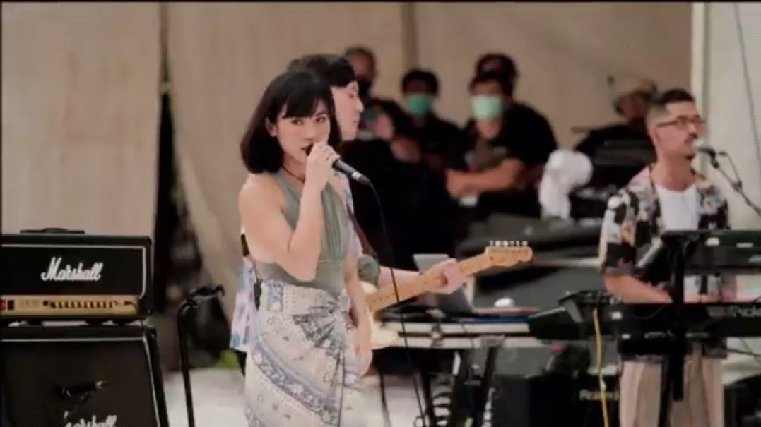 <a href="/jokoinberlin/">Joko in Berlin</a> sudah di atas panggung, yuk merapa supaya hangat #prambananjazzvirtualfestival #prambananjazz2020