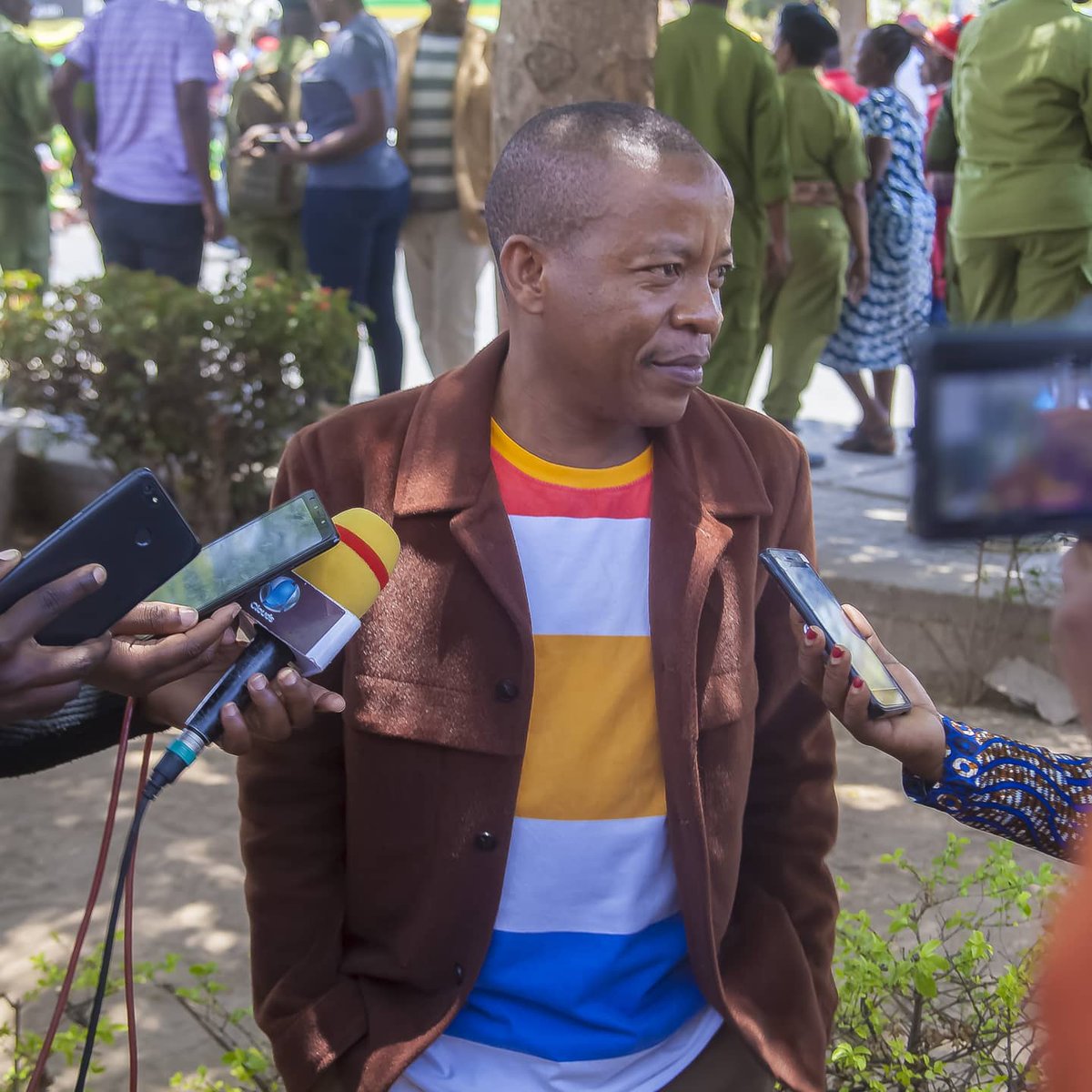 Ndugu yangu NAY WA MITEGO wewe ni ndugu yangu rafiki yangu kaka yangu msanii mwenzangu najua natambua family yako inakutegemea hata kwa mawazo tu  ninacho kiona kwenye Tweet yako nakushauri futa na achana na hayo mambo wewe ni kijana bado una safari ndefu sana kwenye maisha