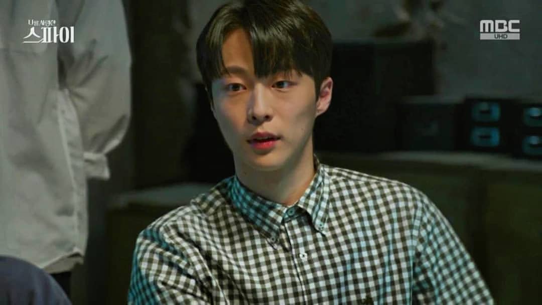 beinhyuk's tweet photo. #인혁기: Fides Spatium Instagram Update

[#배인혁] 이번 주도 열일한 막냉이! 🕵️‍♂️

배인혁 배우의 까멜레온급 표정 연기 감상하시면서
즐겁게 금요일 마무리하세용!!!!

#baeinhyuk #나를사랑한스파이 https://t.co/S2ste6rpWr