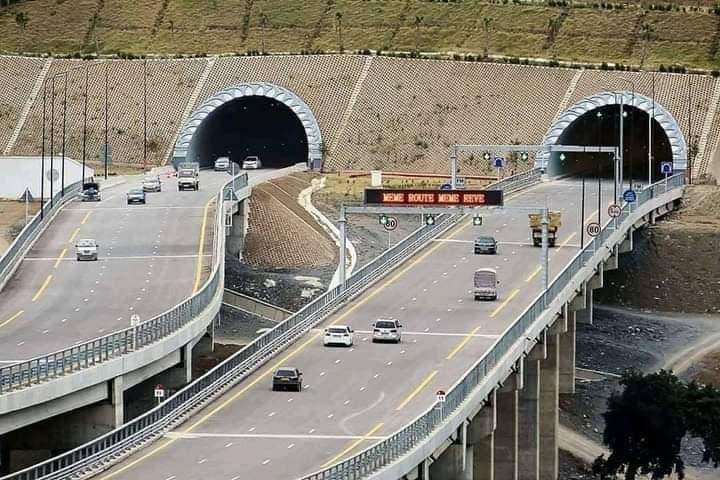 TwitteAlgerie's tweet photo. مقطع الحمدانية البرواڤية ولاية المدية من الطريق السيار شمال جنوب 🇩🇿 https://t.co/Nq4f48IgJi
