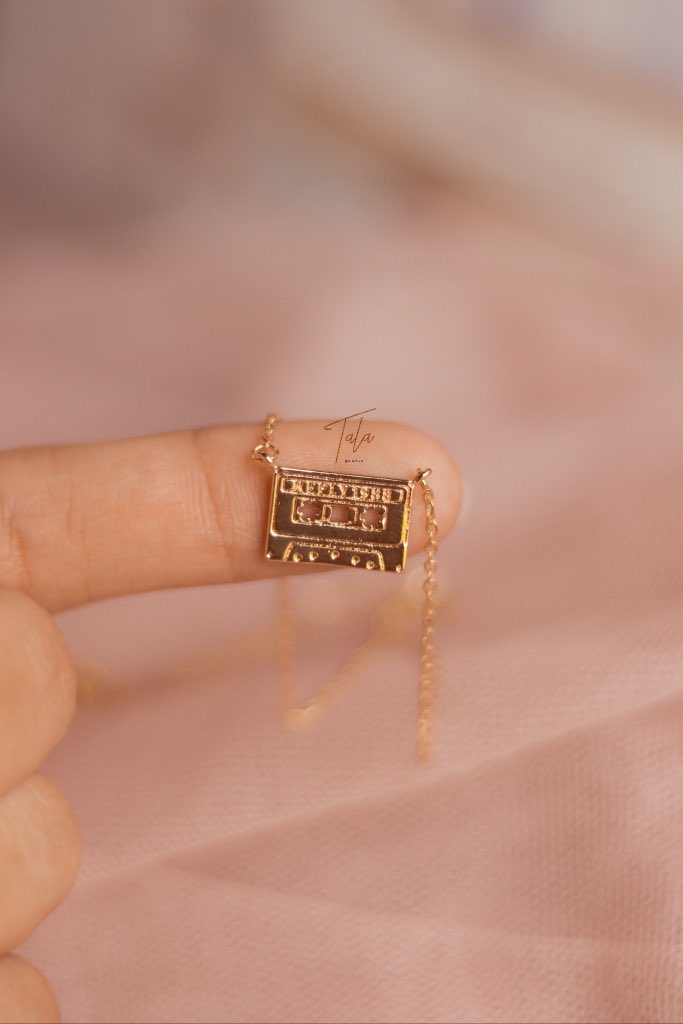 talabykyla's tweet photo. “The year was 1988, a time when it was chilly, but our hearts were fiery, a time when we didn’t have much but people’s hearts were warm.” – Deok Sun 

Introducing our Reply 1988 Inspired Collection 📺✨

Each necklace comes with a free Tala by Kyla Premium Box 💗 https://t.co/IYfuGG9mNh