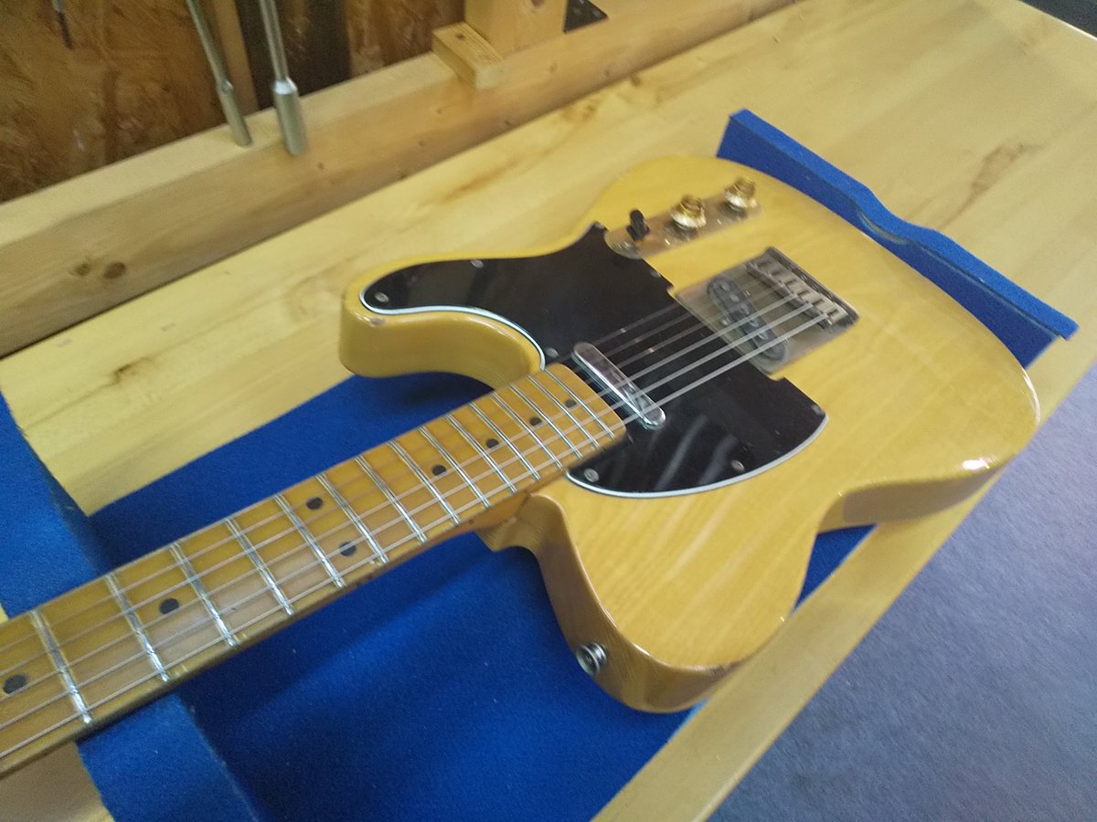 Guitar_Shop_BYG's tweet photo. #本日のギター修理

グレコ テレキャスタータイプ

お父さんから受け継いだ40年物。
大事にされている様子が良くわかるギターです。
見習いたいものです。 https://t.co/oi0EcDcIlo