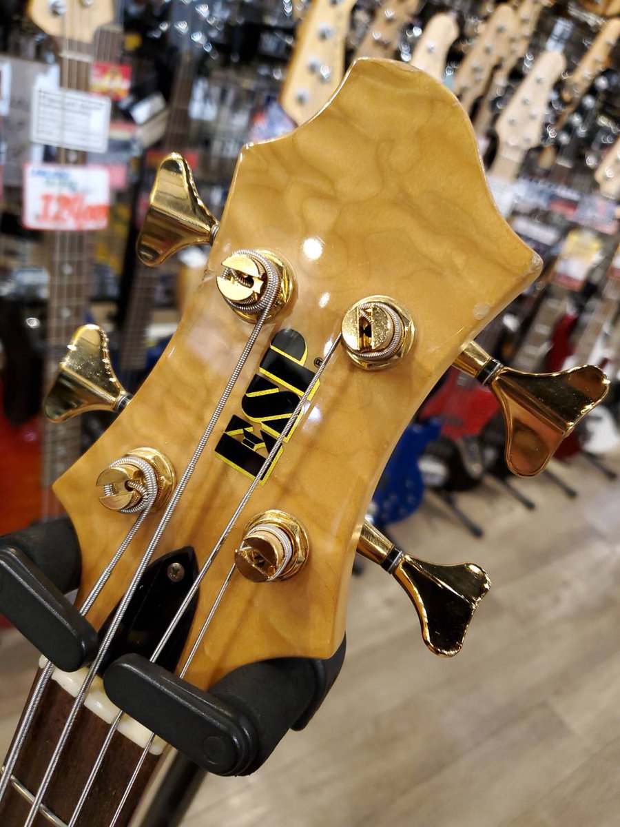 入荷情報！】L'Arc〜en〜Cielのベーシスト #tetsuya 氏のシグネチャー