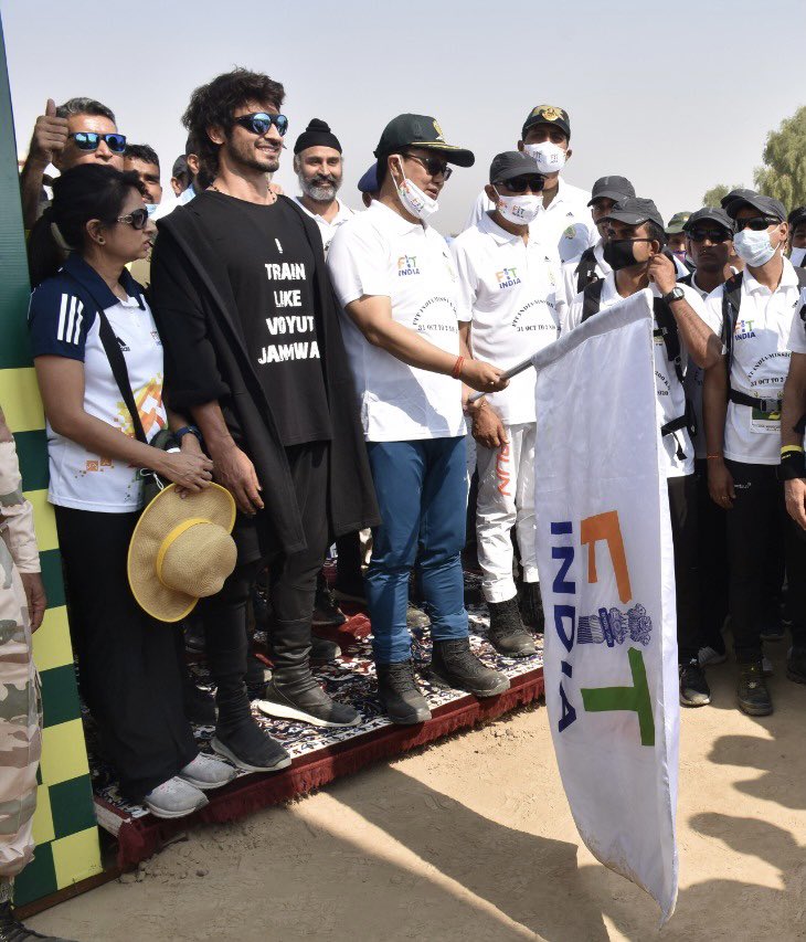 DelhiTimesTweet's tweet image. .@KirenRijiju and @VidyutJammwal flag off the #FitIndia Mission 200-km walkathon organised by @ITBP_official 

#KirenRijiju #NationalUnityDay2020 #VidyutJammwal
