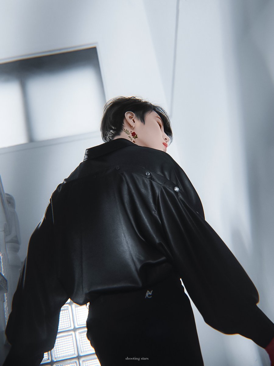 94shootingstars's tweet photo. 하성운 미쳤다 😭😭

#하성운 #HASUNGWOON #MIRAGE
@gooreumseng @HSW_officialtwt https://t.co/2DIuJPD7UO