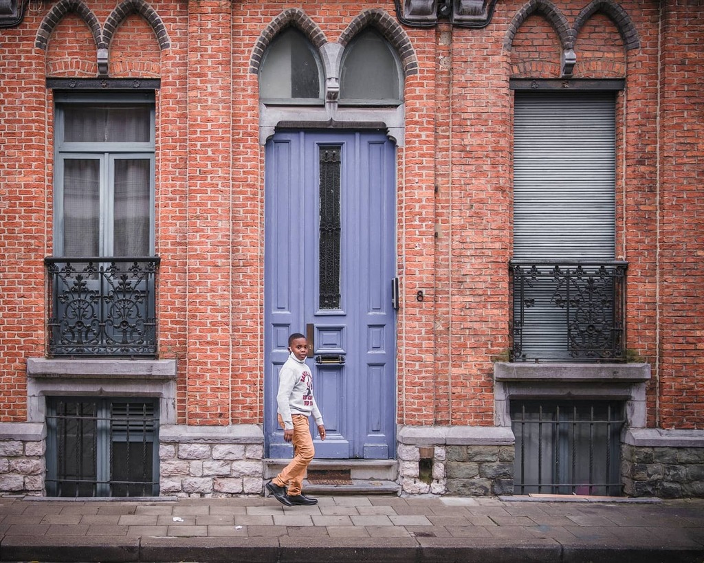 4iosif's tweet photo. Sunday service shoes
#streetphotography #sundayservice #blackshoes #brussels
#streetphotographyjournal #gurushots #streetgrammer #bruxelles #walking #lensculturestreet #doors #family #protectyourhighlights #lifeportraits #street_is_life #frames #childh… https://t.co/Ju8Y8PsWOk https://t.co/FJqwMqoEjM