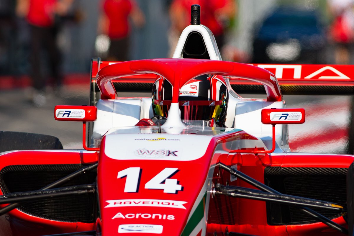 OracleCampaigns's tweet photo. Pendant ce temps, sachez que @arthur_leclerc7 vient tout juste de terminer P2 à #Barcelona. Il reprend 8 points à #Petecof et revient à 2 points du leader du championnat.

#F1 #TeamLeclerc @PREMA_Team #FormulaRegional #Formula3 #Leclerc #ArthurLeclerc #AL14 https://t.co/isRhPl8DOq