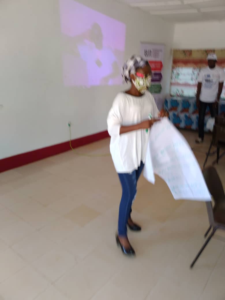 GYINGambia's tweet photo. Cohort 2: #ELIT2020, Mbadibba Jammeh Cham took participants through the business model canvas. 
This year's #ELIT2020 organised by GYIN Gambia is supported by the “Make it in The Gambia-Tekki Fii projects implemented by @ITC_Gambia/YEP, @imvf, GIZ &amp; funded by the #European Union https://t.co/CI0FwMcXc6